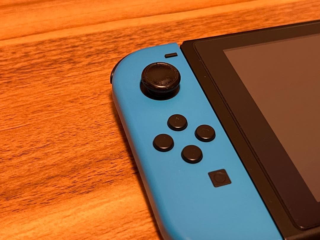 【美品】2021年購入 Nintendo Switch 本体 おまけ付き