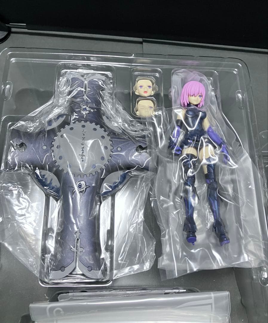 figma マシュ キリエライト 開封品シールダー