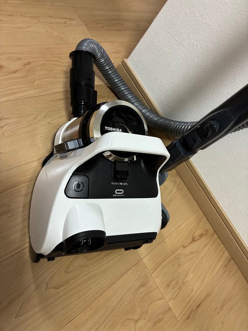 TOSHIBAサイクロンクリーナートルネオミニ　VC-C7A
