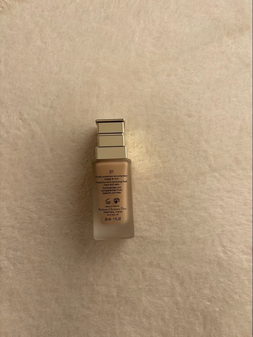 Dior ブレステージ ホワイト プロテクター UV ミネラル BB 01