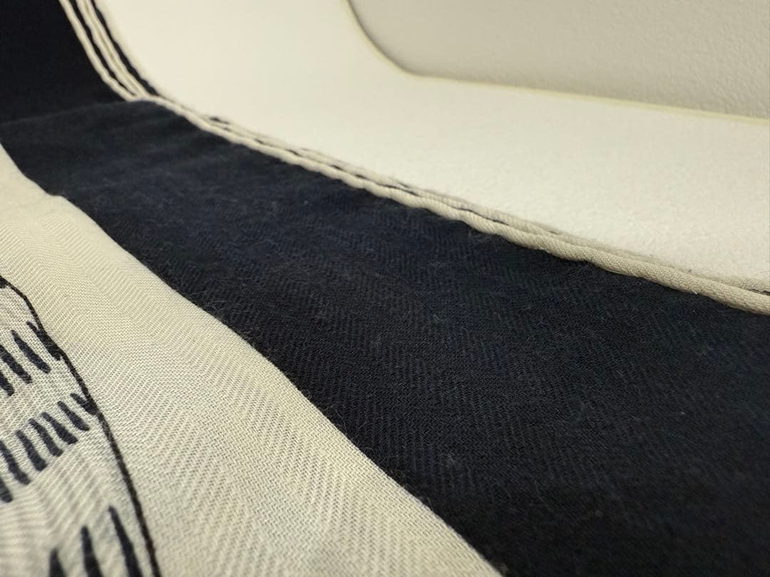 美品！　エルメス　2023AW カシミアシルク140 空想の鞍　ネイビー系