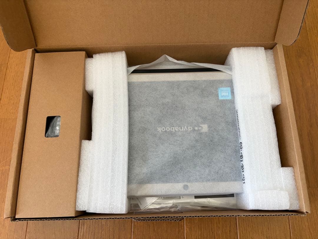 dynabook K70 2in 1タブレット　Windows