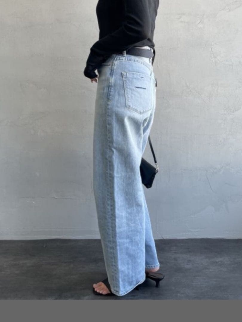 新品未使用タグ付き♡お値下げ！YANUK ヤヌーク ルーズストレートJOAN/