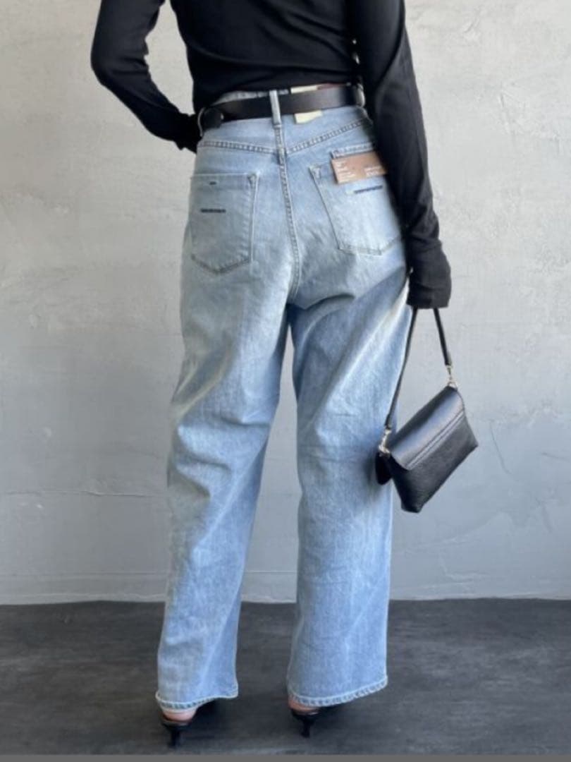 新品未使用タグ付き♡お値下げ！YANUK ヤヌーク ルーズストレートJOAN/