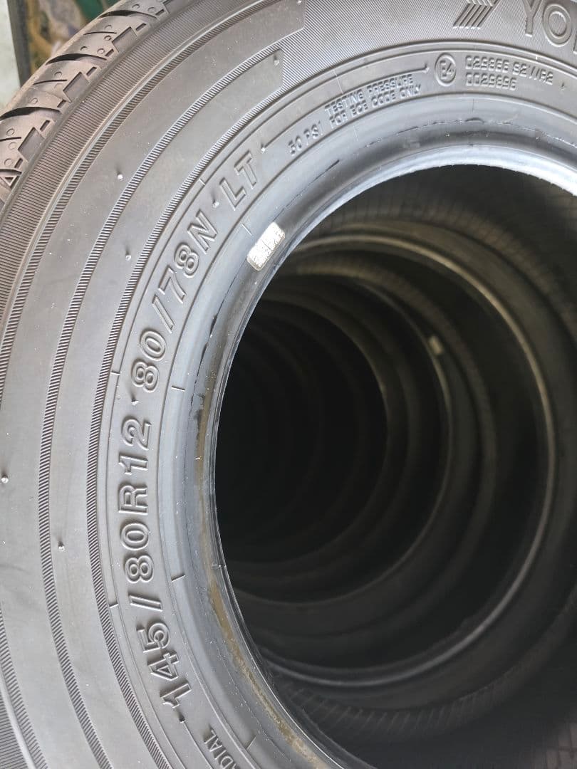 ヨコハマタイヤ新車外しバン用145/80Ｒ12　80/78N２６年製造品