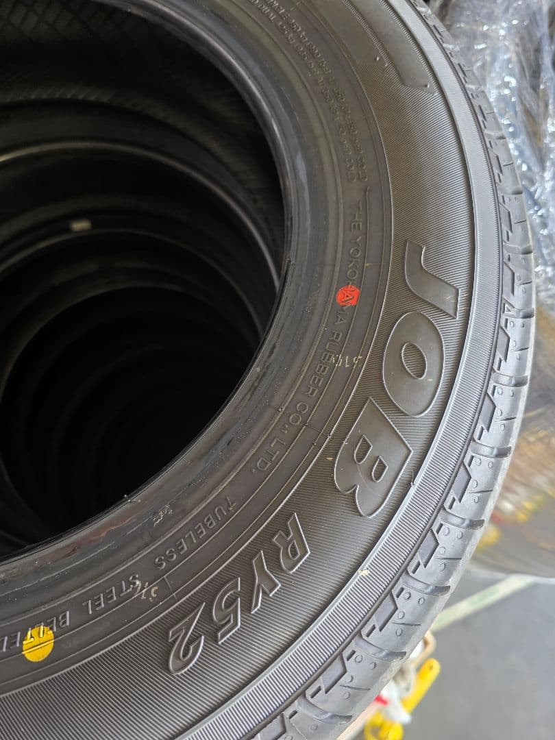 ヨコハマタイヤ新車外しバン用145/80Ｒ12　80/78N２６年製造品