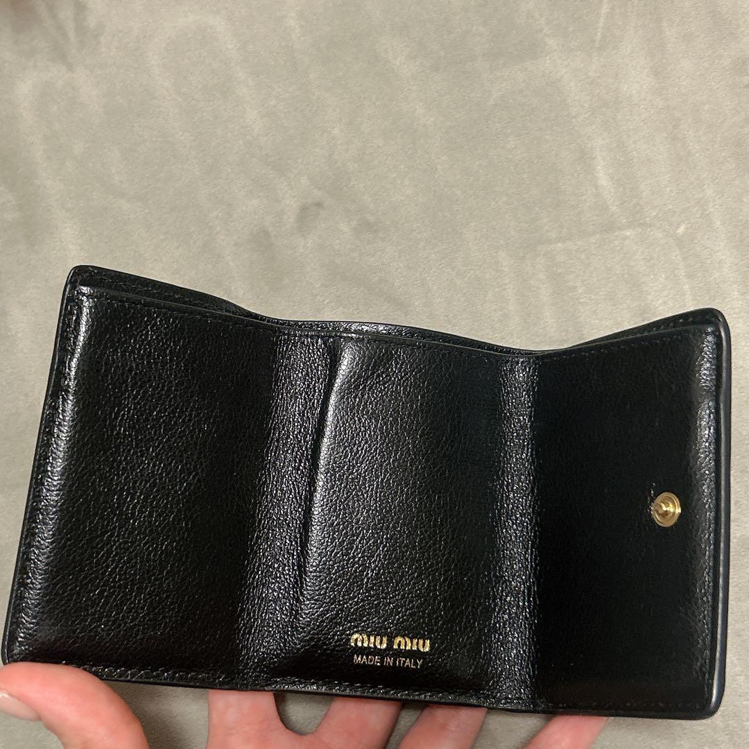 美品　Miu Miu 花柄 三つ折り財布　ミニ　ウォレット　コンパクト　ブラック