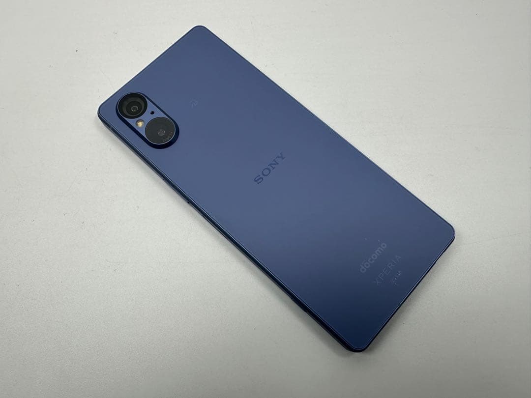 美品 SONY Xperia 5 V docomo ブルー 画面不良なし