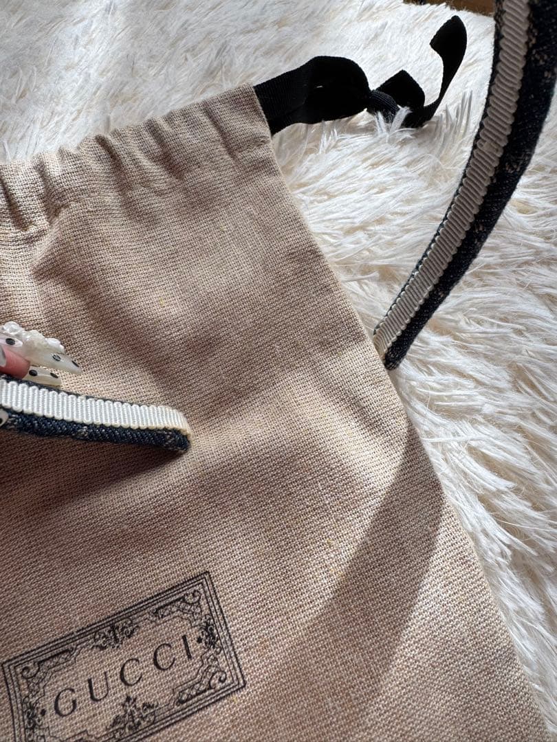 GUCCI デニム カチューシャ ロゴ入り