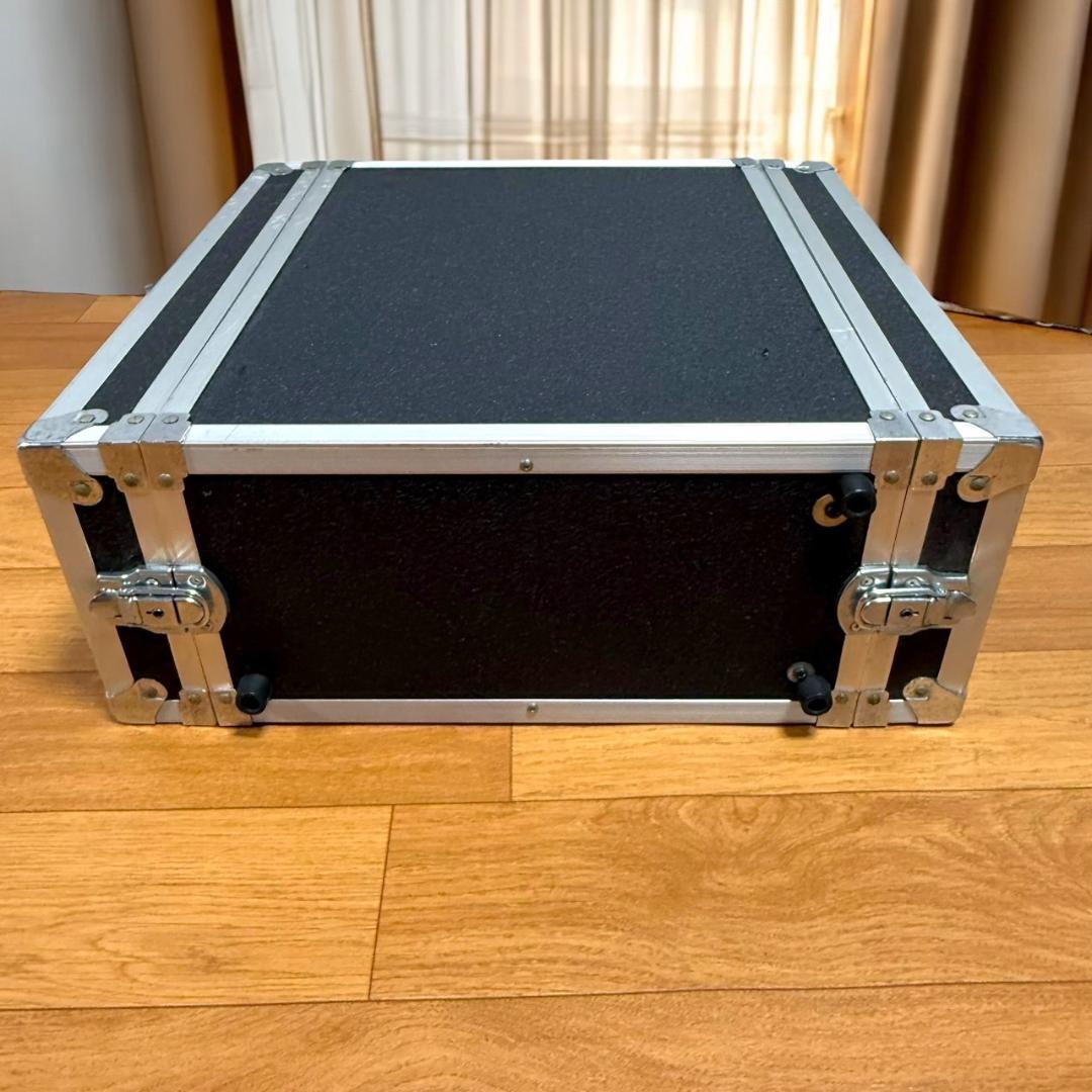 B 4Uラックケース 内寸 38×48×18 cm 外寸 50×50×20 cm