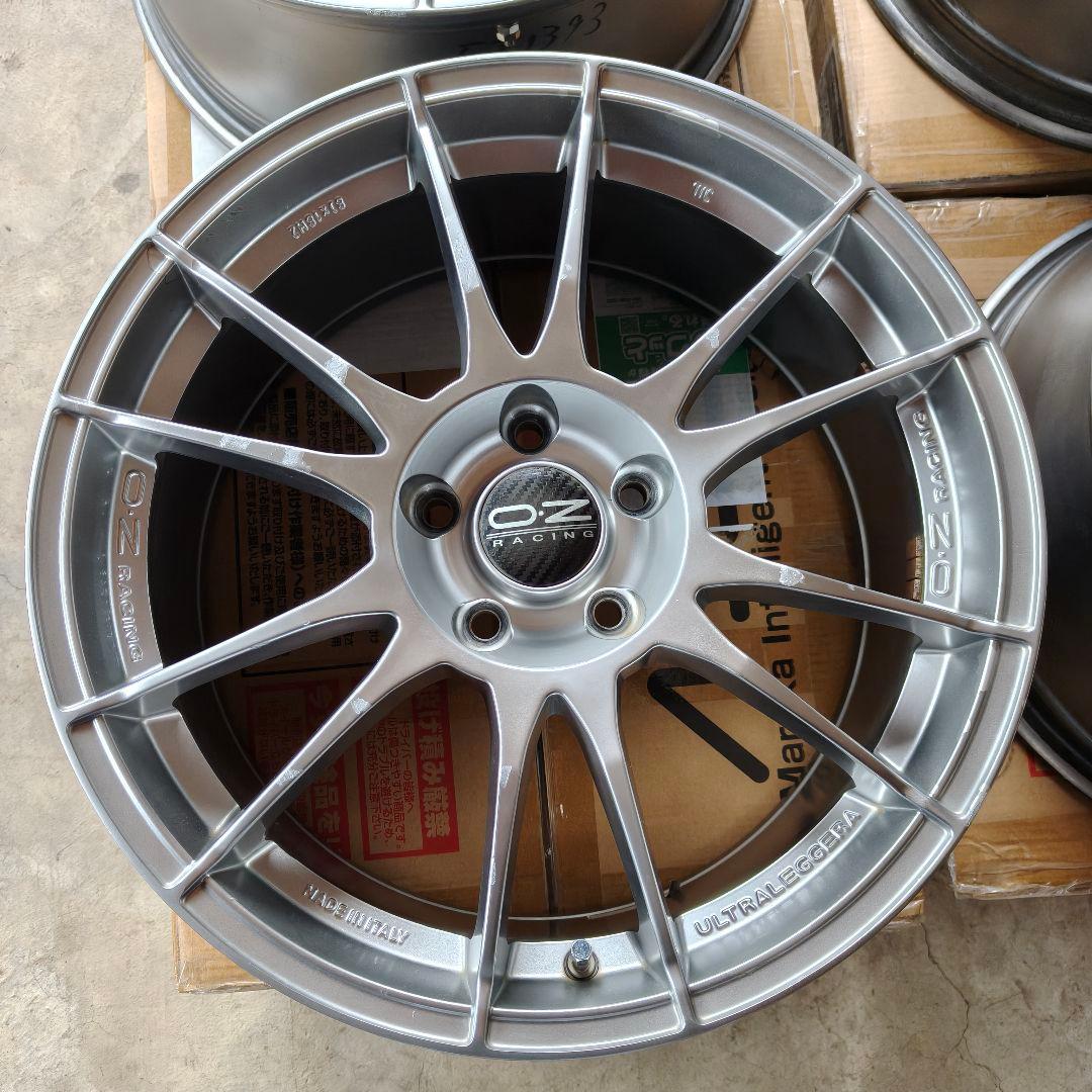 OZ Racing Ultraleggera 18インチ 8J+45 5H 4本
