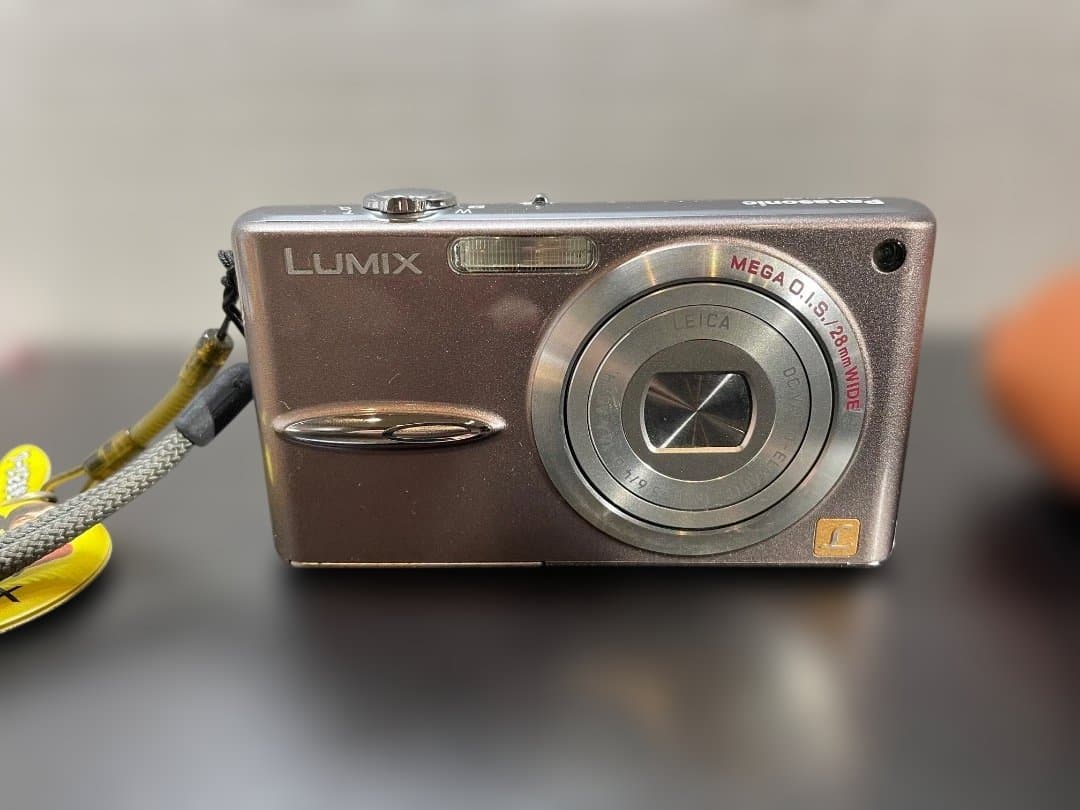 デジタルカメラ LUMIX DMC-FX30