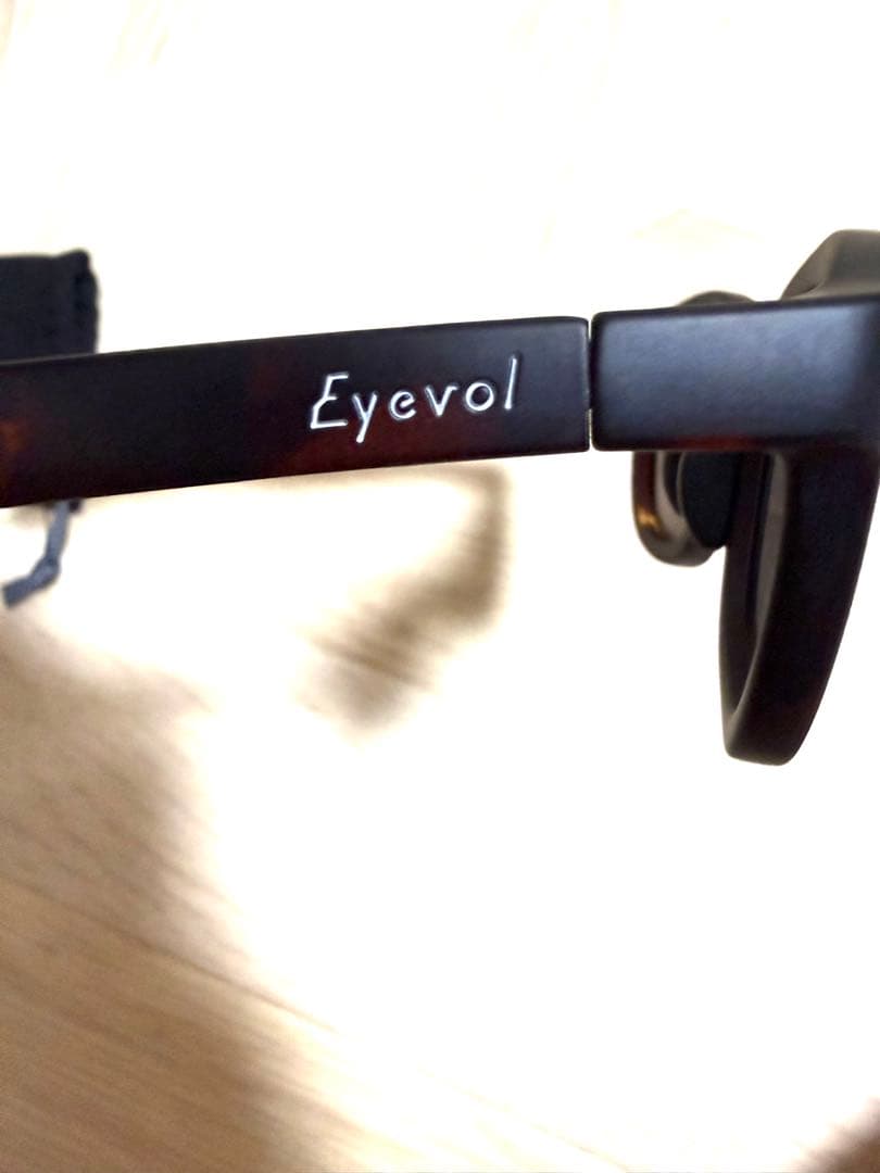 Eyevol ブラウン ラウンド型 サングラス