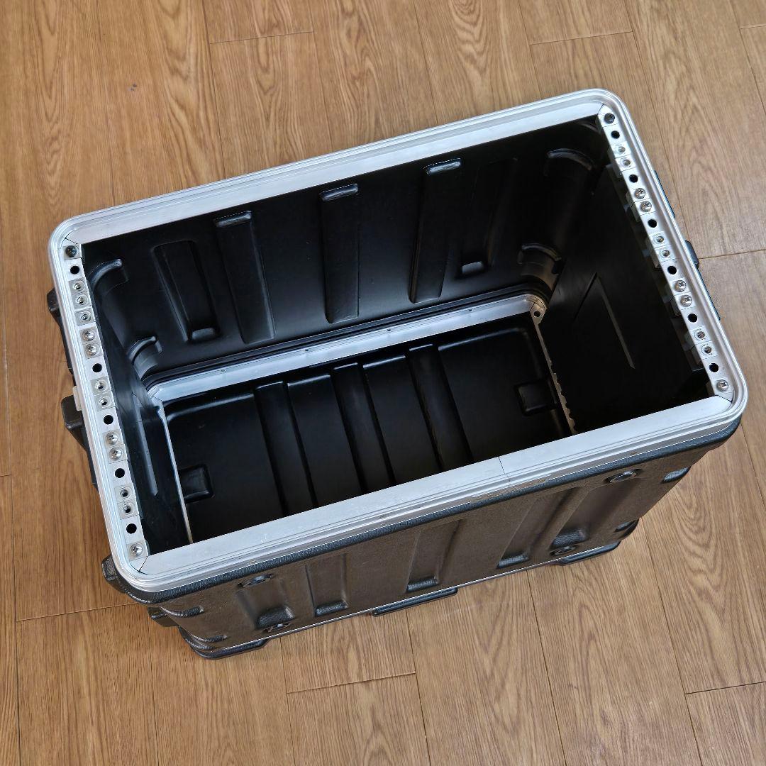 M*a様 【難あり】SKB エスケービー ラックケース 樹脂製 6Uラック
