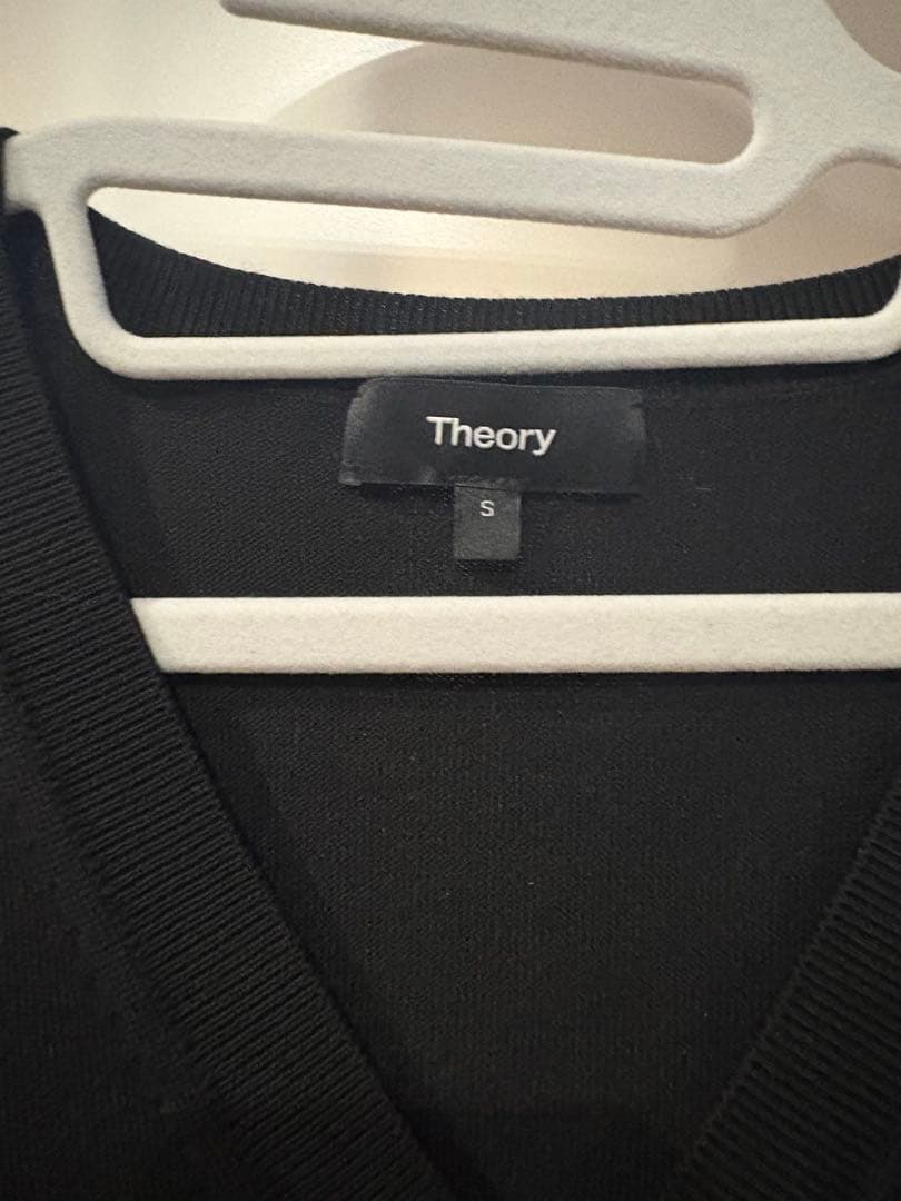 【未使用】Theory ブラック Vネック セーター S