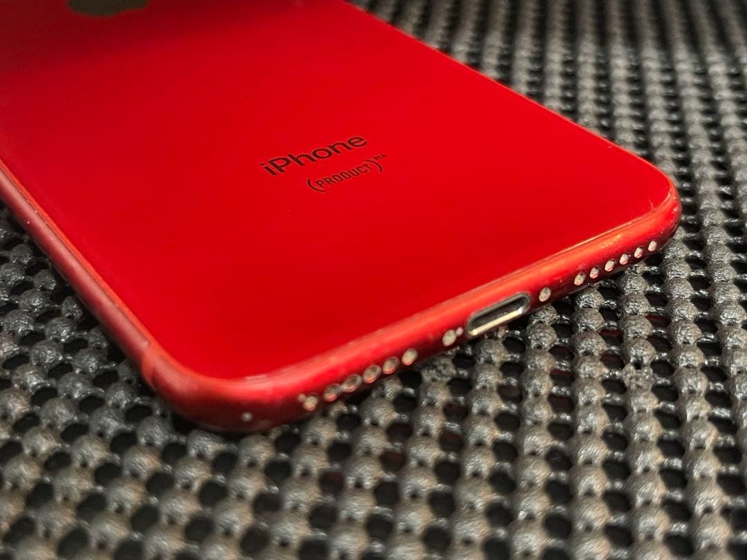 N146 iPhone 8 256GB レッド SIMフリー
