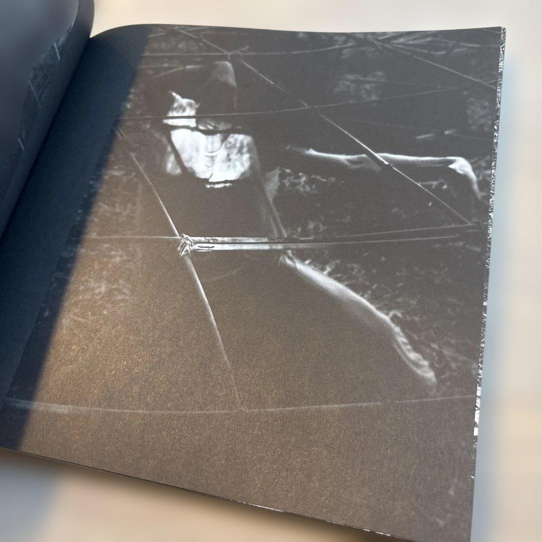 アート・デザイン・音楽 SOME/THINGS MAGAZINE ISSUE 002
