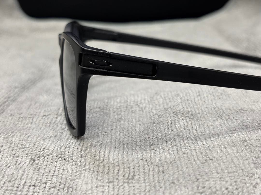 Oakley Latch™ Square (Low Bridge Fit)