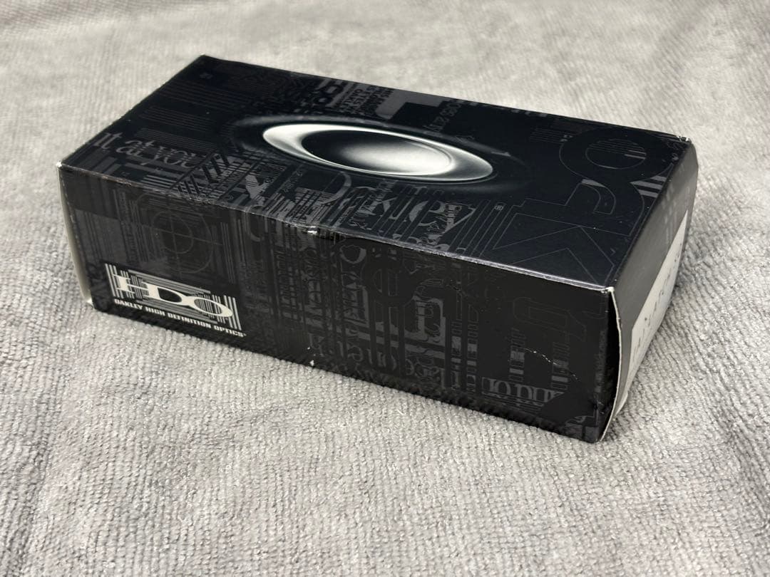 Oakley Latch™ Square (Low Bridge Fit)