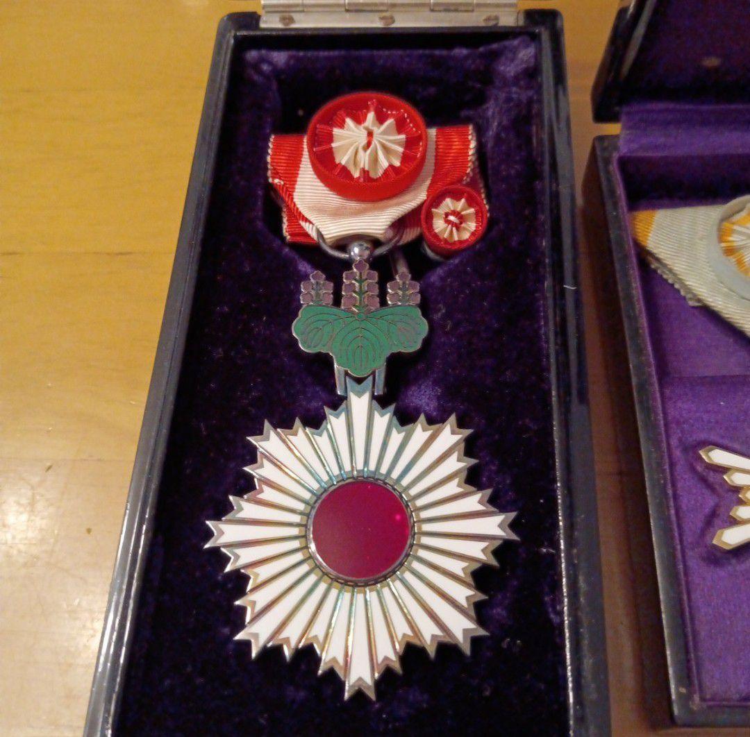【レア 極美品】勲四等旭日小綬章 旭日四等章 略章勲章 勲四等瑞宝章 軍人傷痍