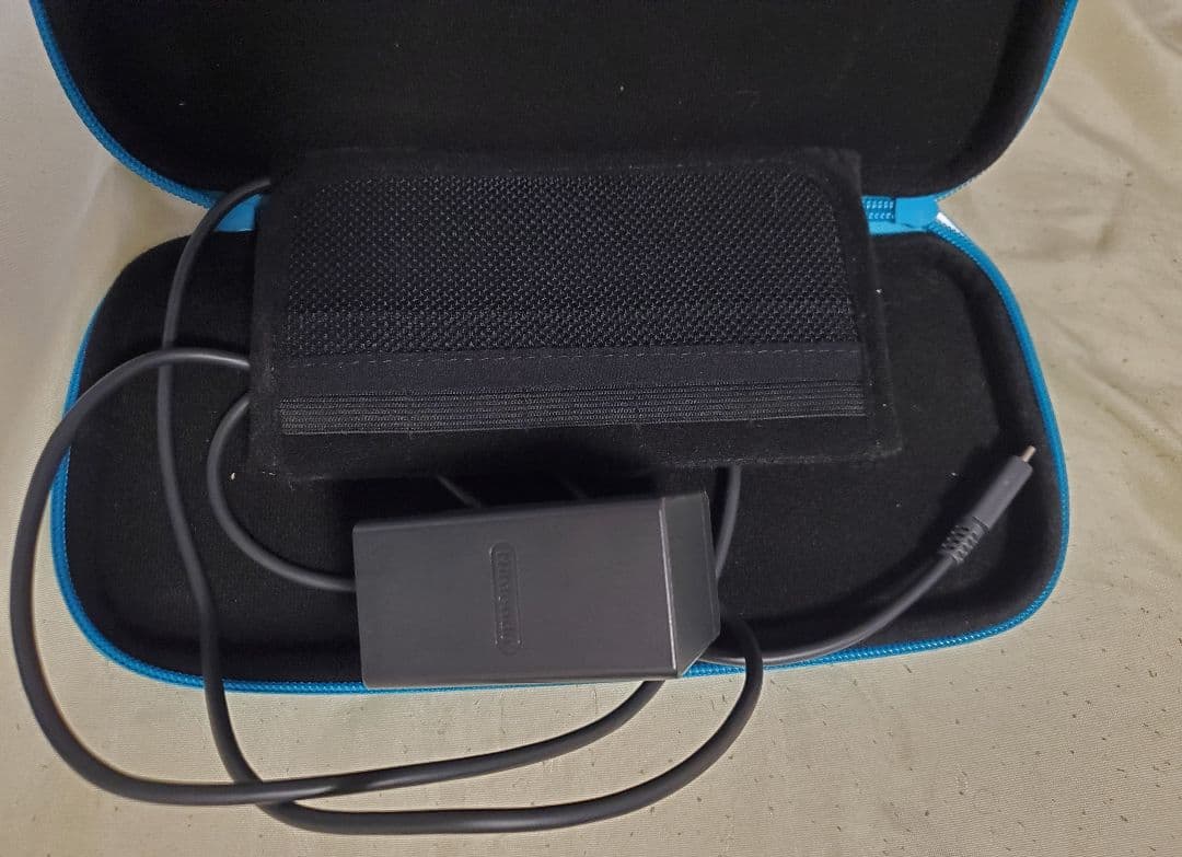 Nintendo Switch+充電器(+ポーチ)