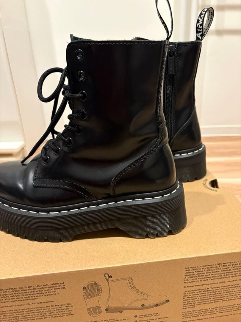 【超美品】Dr.Martens JADON ホワイトステッチ 8ホール UK4