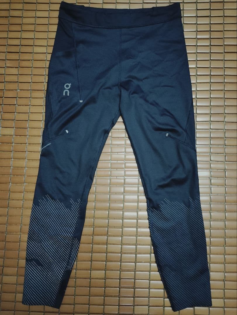 本日限定価格On Performance Winter Tights Lumos