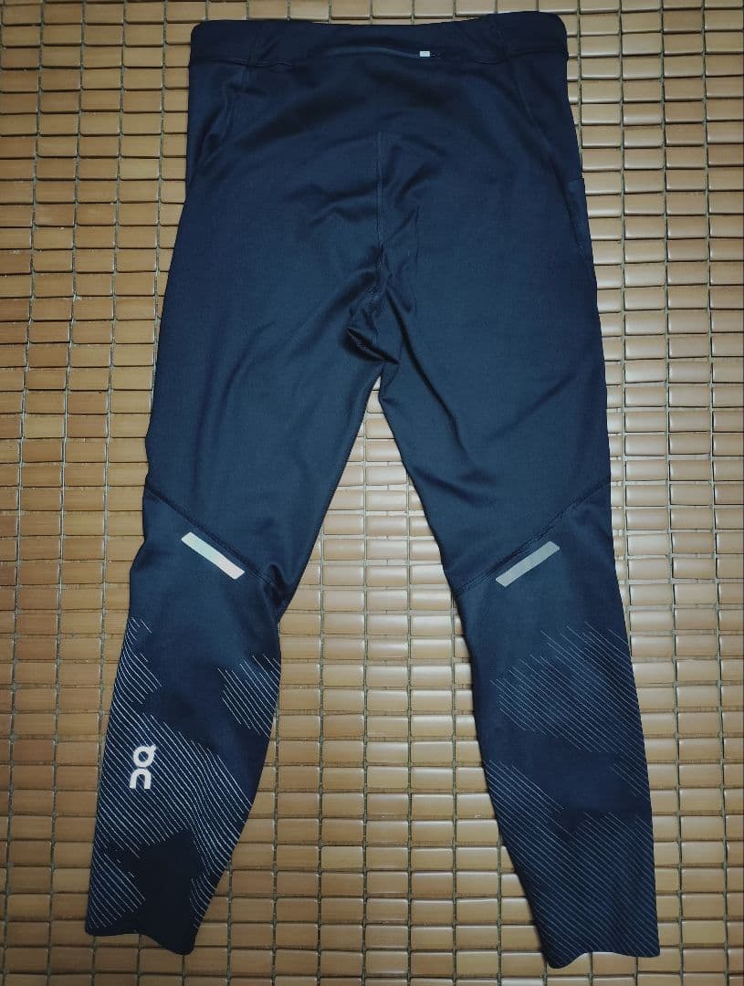 本日限定価格On Performance Winter Tights Lumos