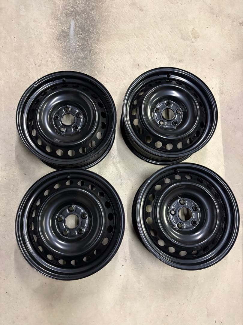 ⭐️davey　 新型60プリウス　純正ホイール　17インチ