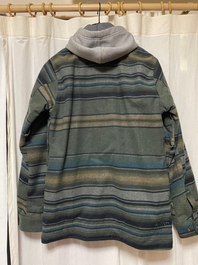 Burton スノーボードジャケット　メンズSサイズ