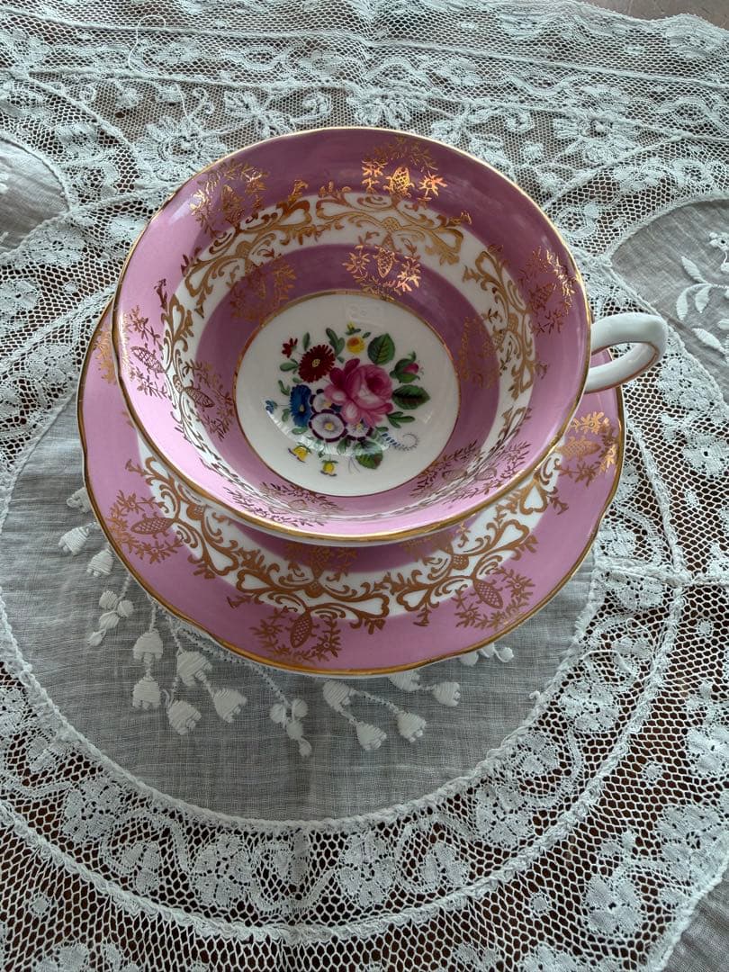 未*来様 英国ロイヤルグラフトン ピンク＆ゴールド 豪華金彩 カップ＆ソーサー