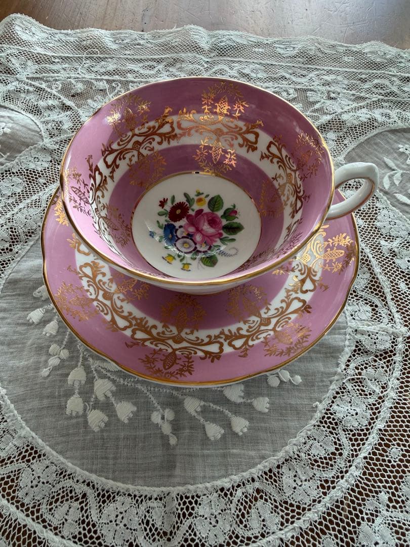 未*来様 英国ロイヤルグラフトン ピンク＆ゴールド 豪華金彩 カップ＆ソーサー