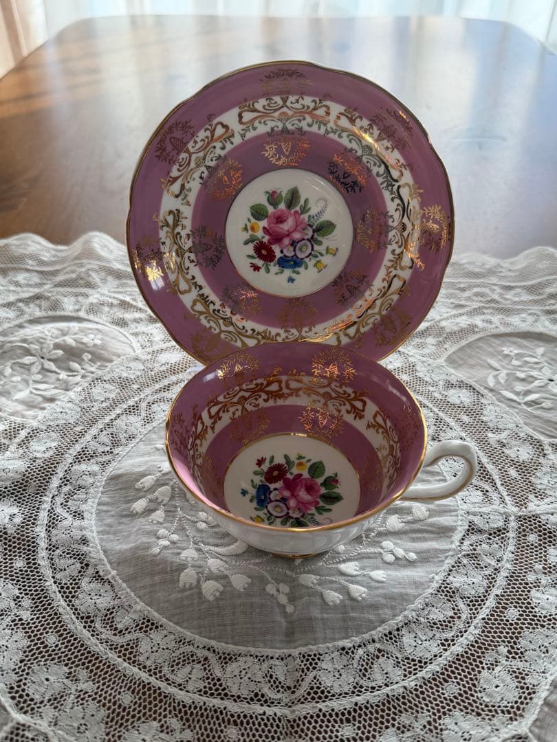 未*来様 英国ロイヤルグラフトン ピンク＆ゴールド 豪華金彩 カップ＆ソーサー