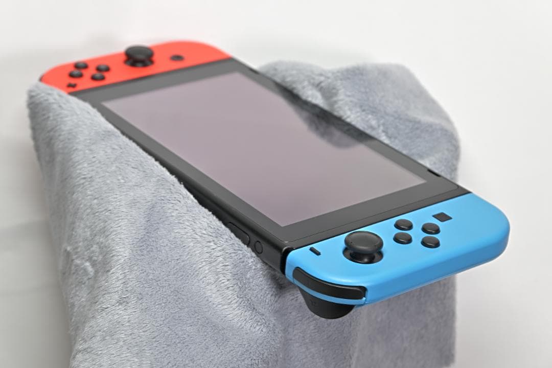 【美品・全付属品】Nintendo Switch 本体 赤青 Joy-Con