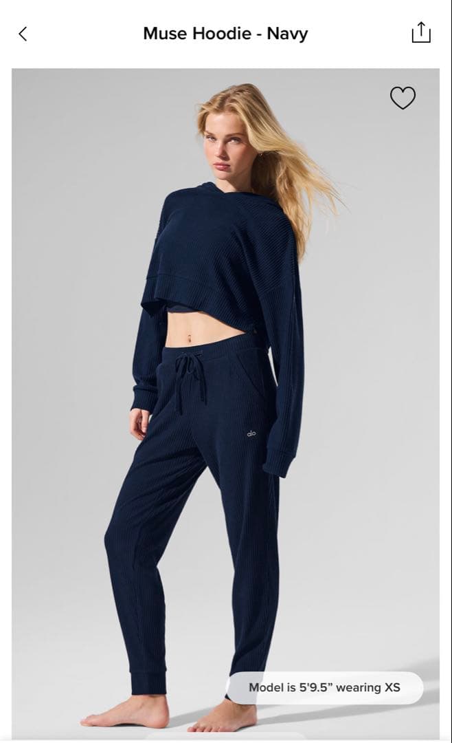 reika⭐︎　新品　alo yoga muse hoodie ネイビー