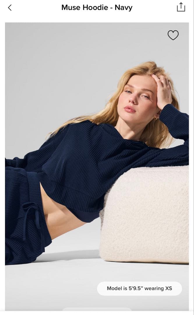 reika⭐︎　新品　alo yoga muse hoodie ネイビー