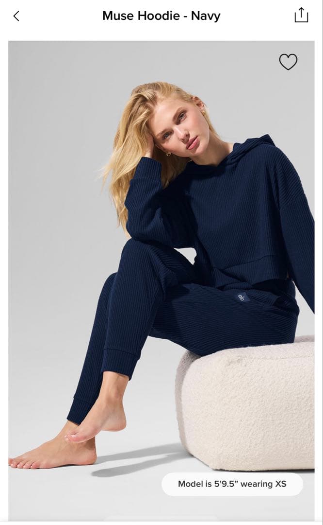 reika⭐︎　新品　alo yoga muse hoodie ネイビー