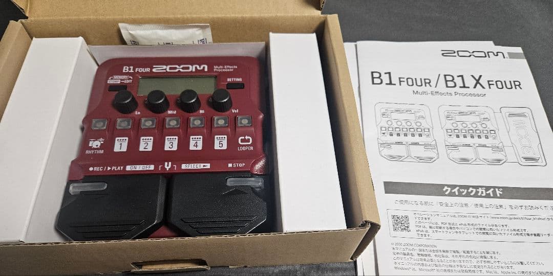 ベース ZOOM B1 FOUR