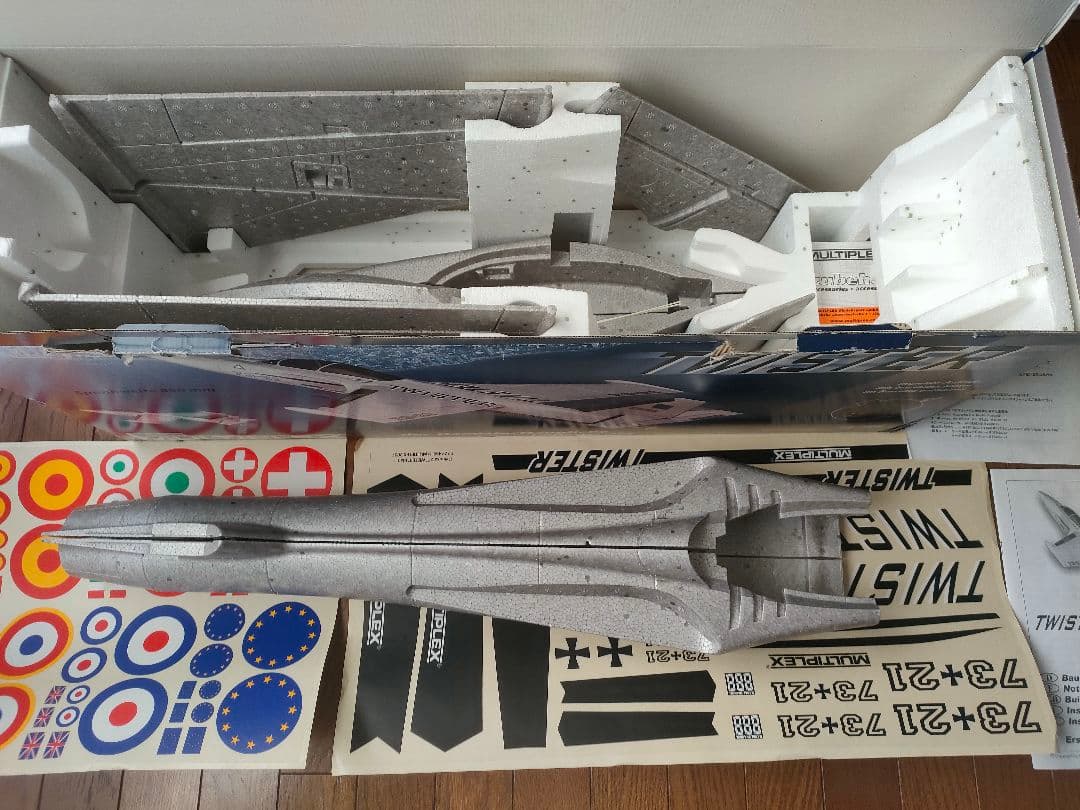 MULTIPLEX ツイスター ジェット戦闘機 EDF 付きキット