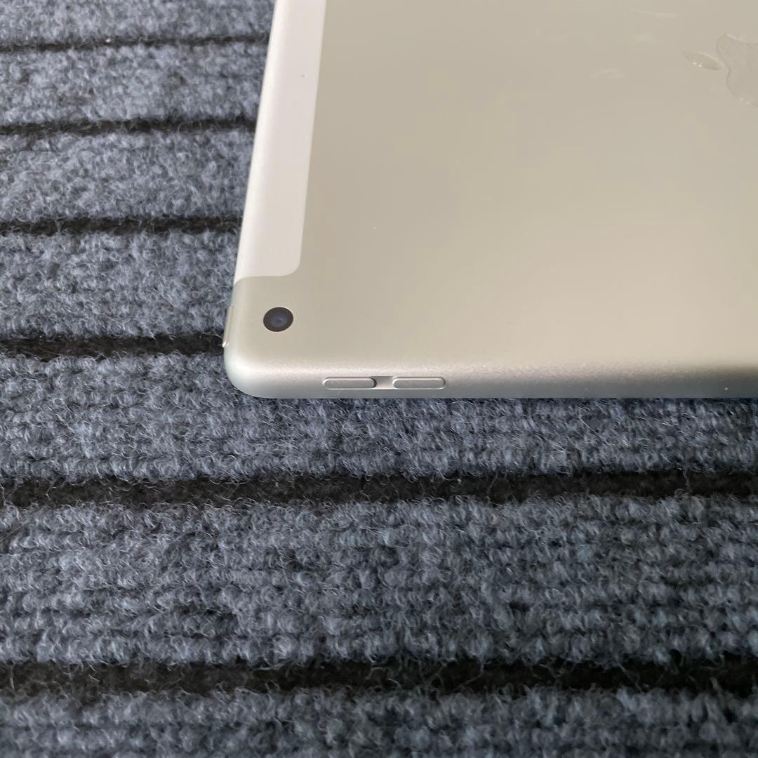6 iPad 7世代 128GB SIMフリー シルバー