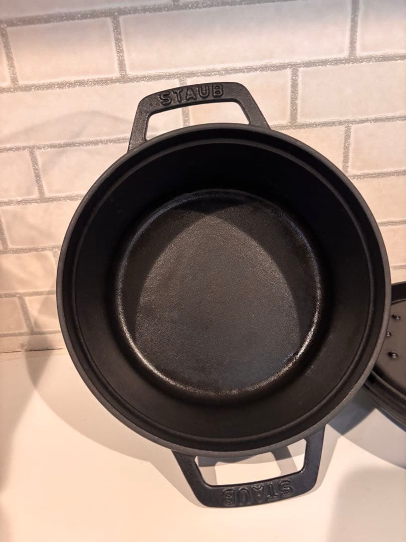 STAUB 26cm赤　18cm黒