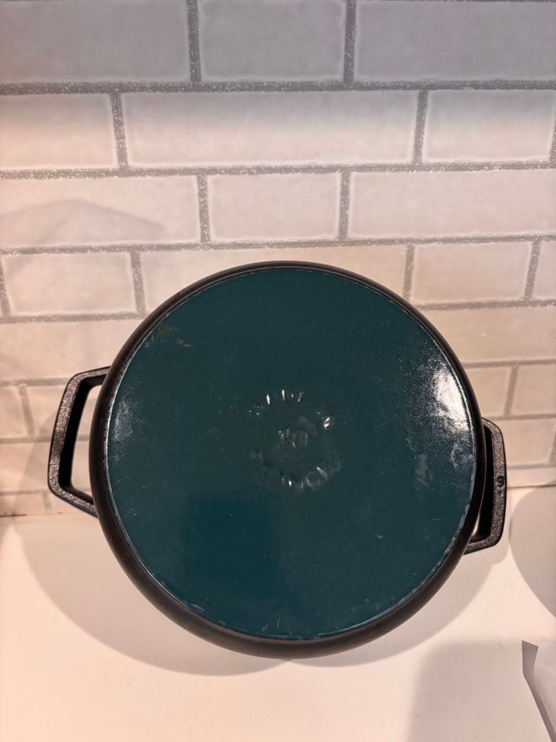 STAUB 26cm赤　18cm黒