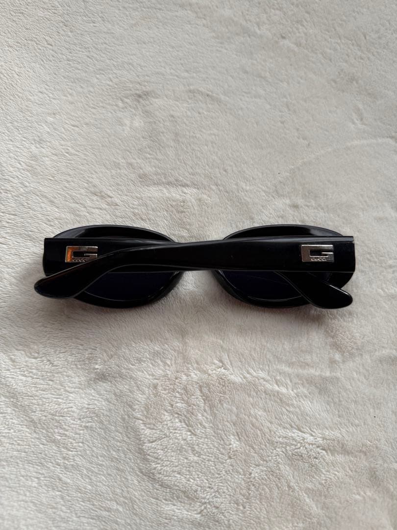 gucci グッチ　ブラックオーバルサングラス