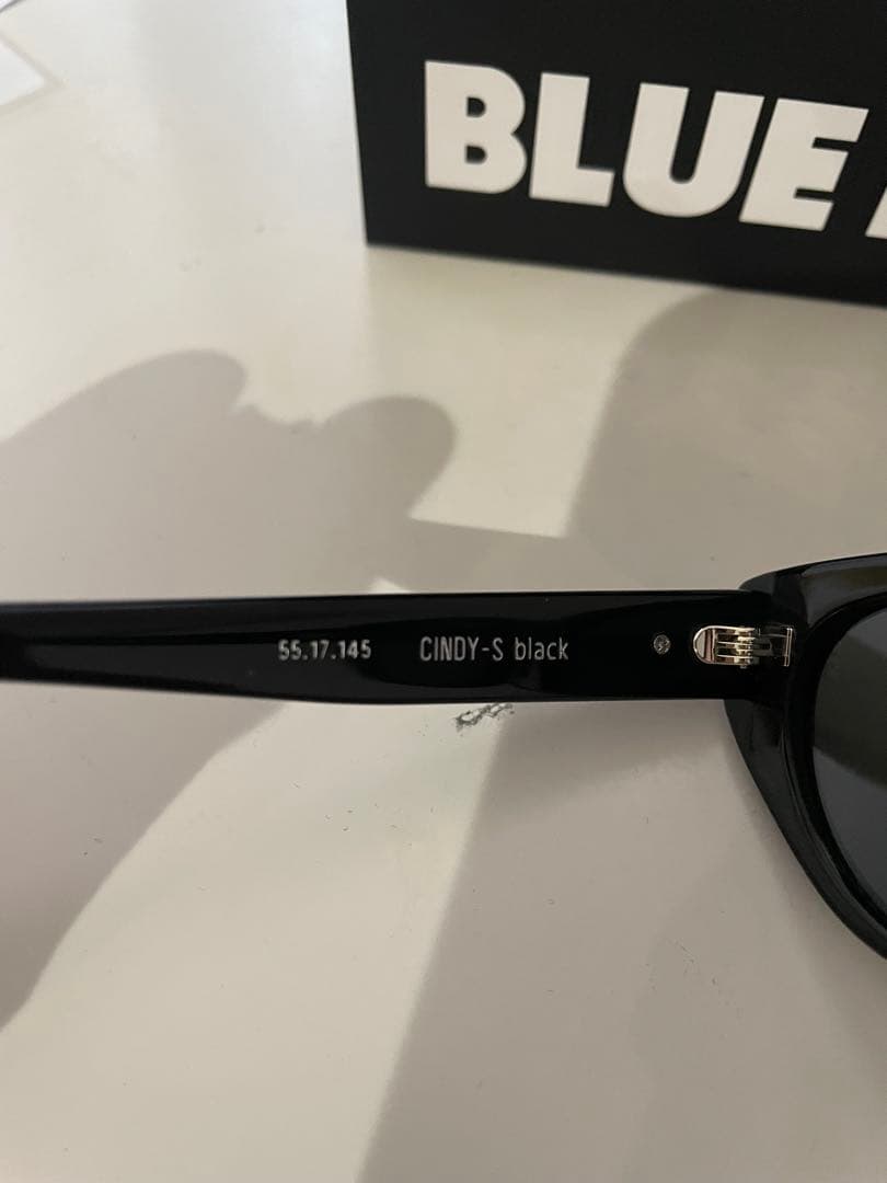 BLUE ELEPHANT ブラックサングラス 04345CINDYタグ付き