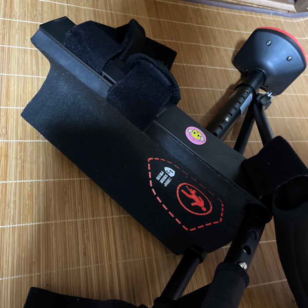 ハンズフリー松葉杖　歩行補助具