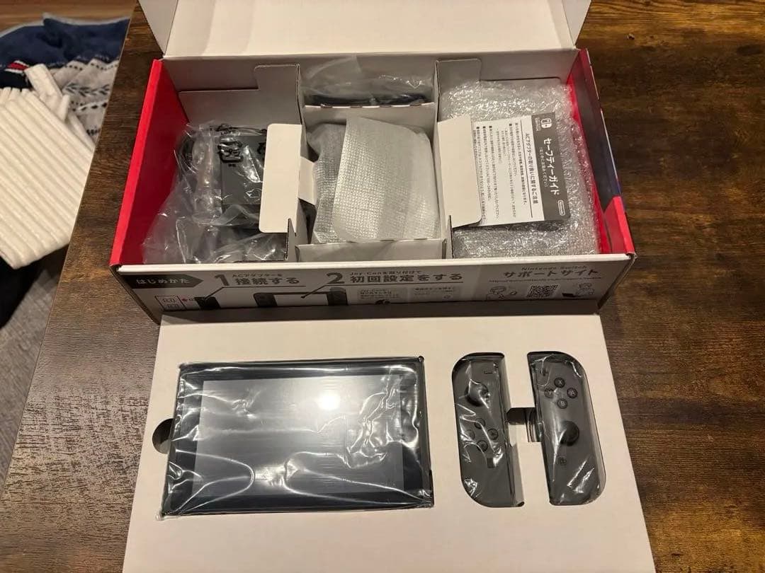 【美品】Nintendo Switch本体 ＋ スプラ3 ＋ HORIパッド