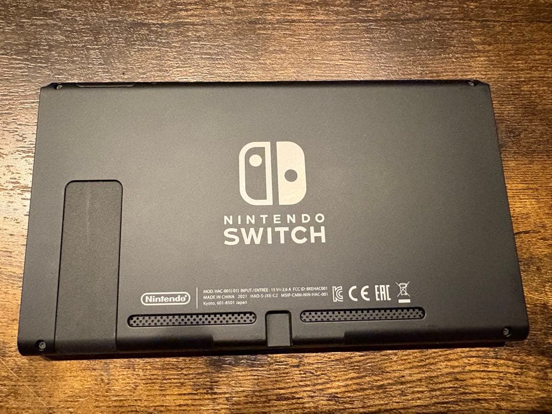 【美品】Nintendo Switch本体 ＋ スプラ3 ＋ HORIパッド