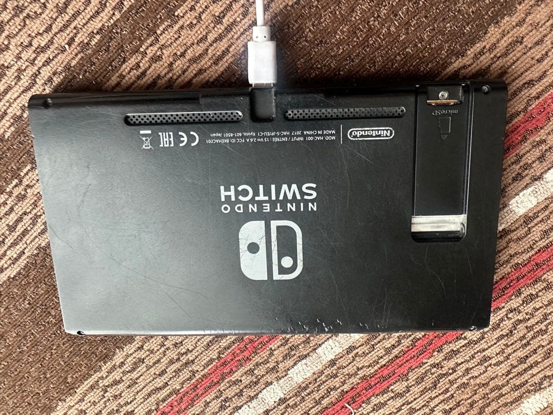 やーーまん　Nintendo Switch 本体 使用感あり