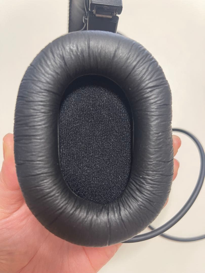 SONY プロフェッショナルヘッドホン　MDR-7506