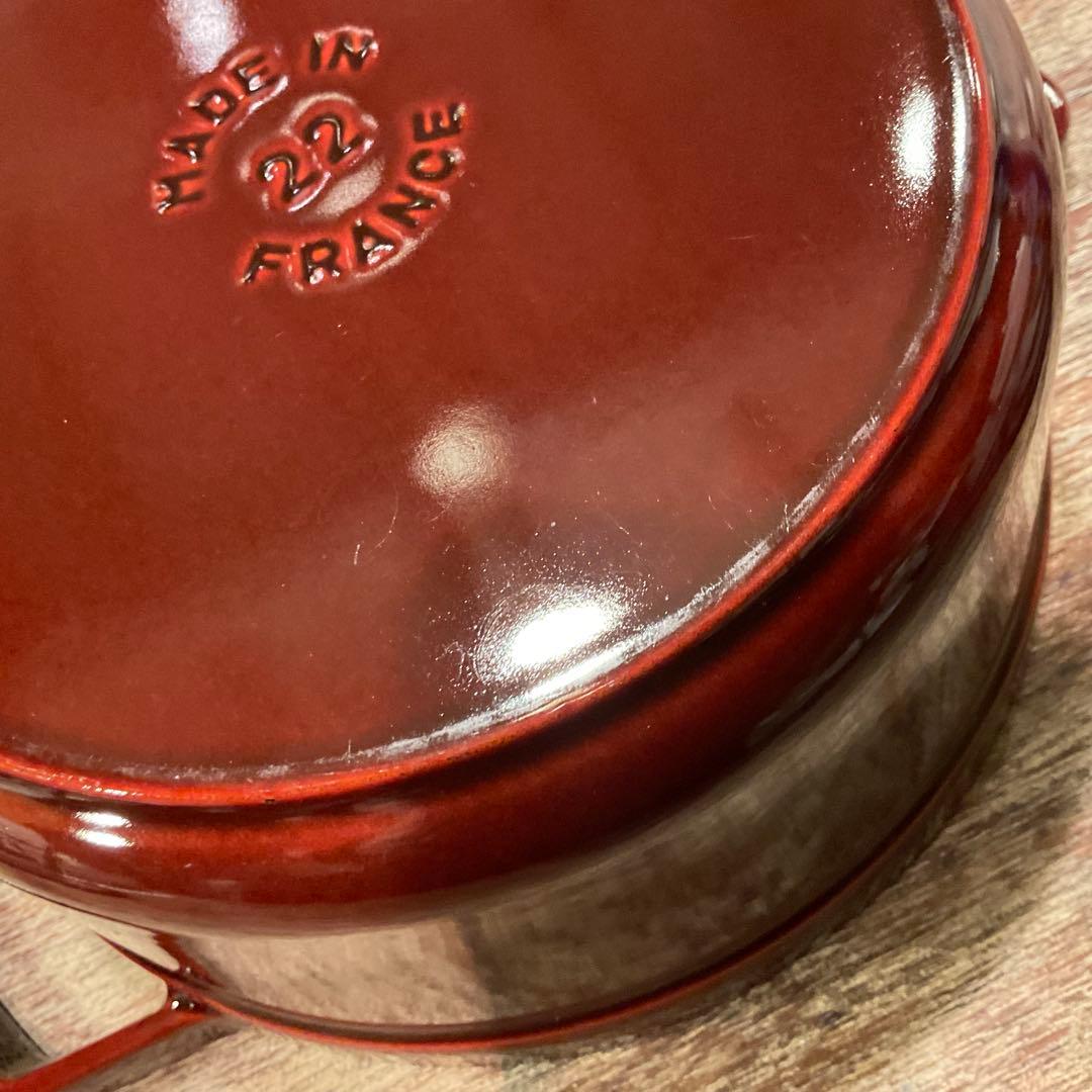 美品！ストウブ STAUB グレナディンレッド ピコ・ココット ラウンド 22